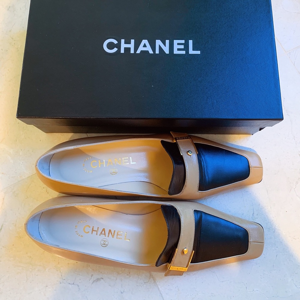 Authentic NWT Chanel flats